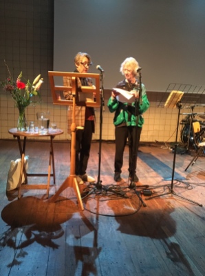Bilingual reading, English/Dutch: Anneke Brassinga and Lyn Hejinian reading "What Happened"